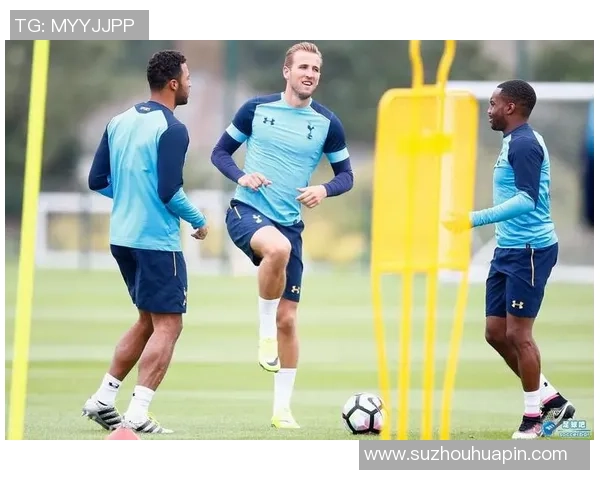 世界级足球巨星闪耀亮相品牌盛典引爆全场激情魅力