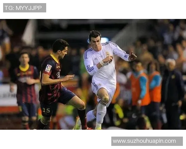 穿4号球衣的足球传奇球星盘点与精彩瞬间回顾 穿4号球衣的足球传奇球星盘点与精彩瞬间回顾